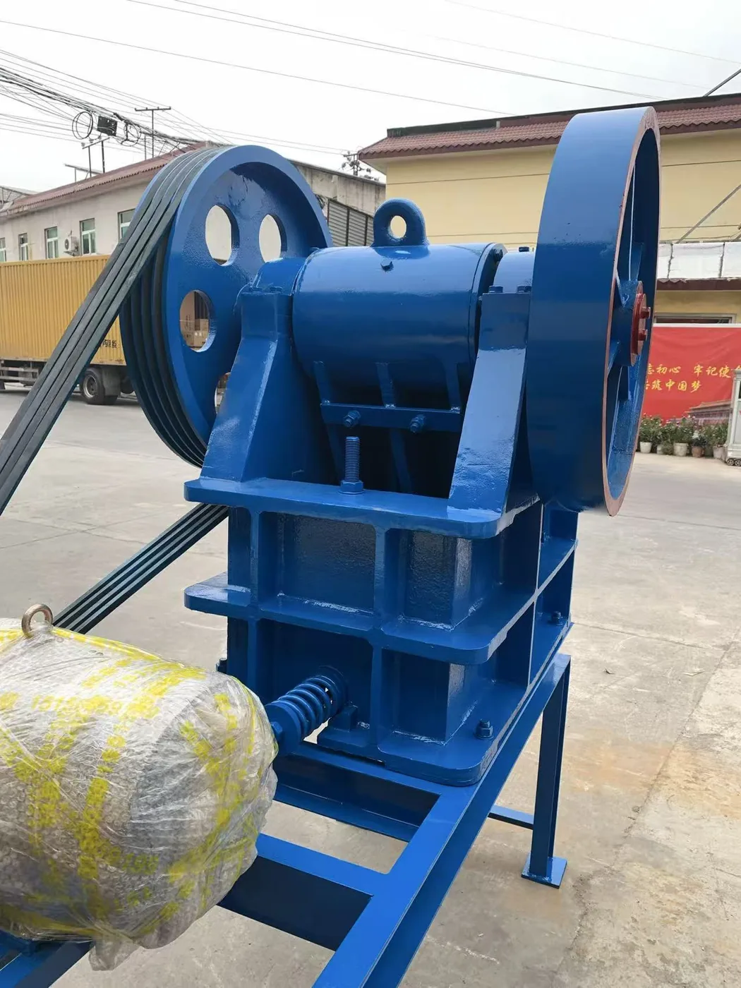 PE150×250 jaw crusher side view